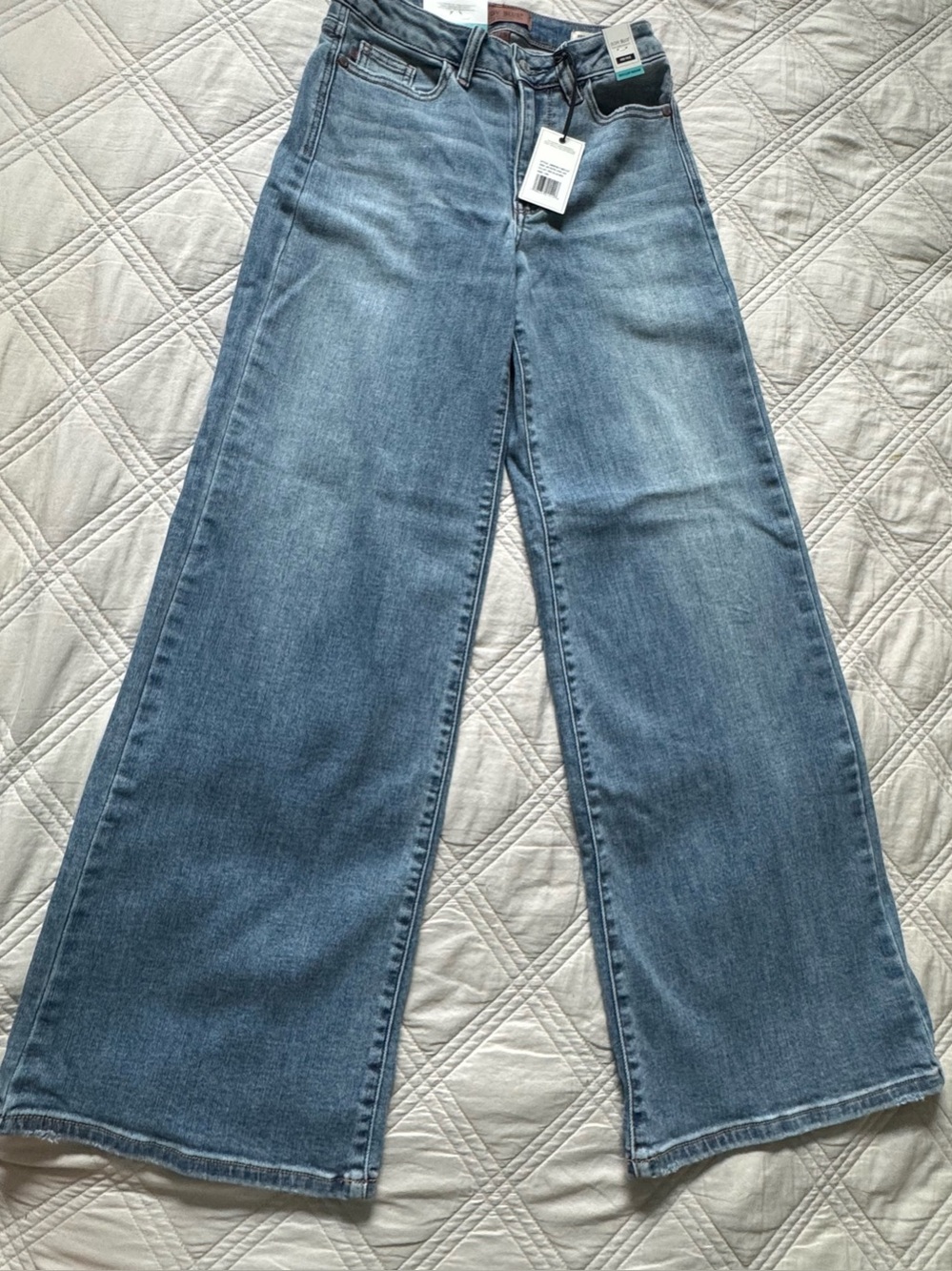 💙Judy Blue MR Retro Wide Leg Jeans in Medium Blue